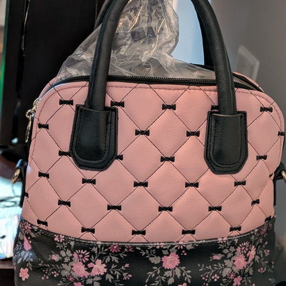 Betsey Johnson Handbags - Betsy Johnson Kiss Hand And Cross Body